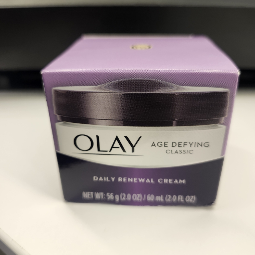 OLAY Age Defying Classic Daily Renewal Cream - Purple and White